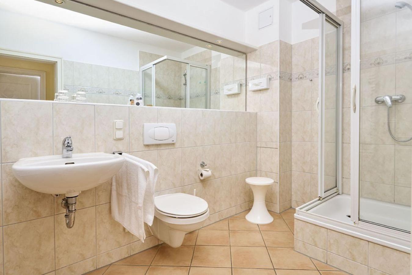Strandhotel Luise Von Preussen ツィノヴィッツ エクステリア 写真