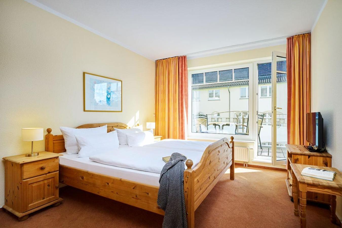 Strandhotel Luise Von Preussen ツィノヴィッツ エクステリア 写真